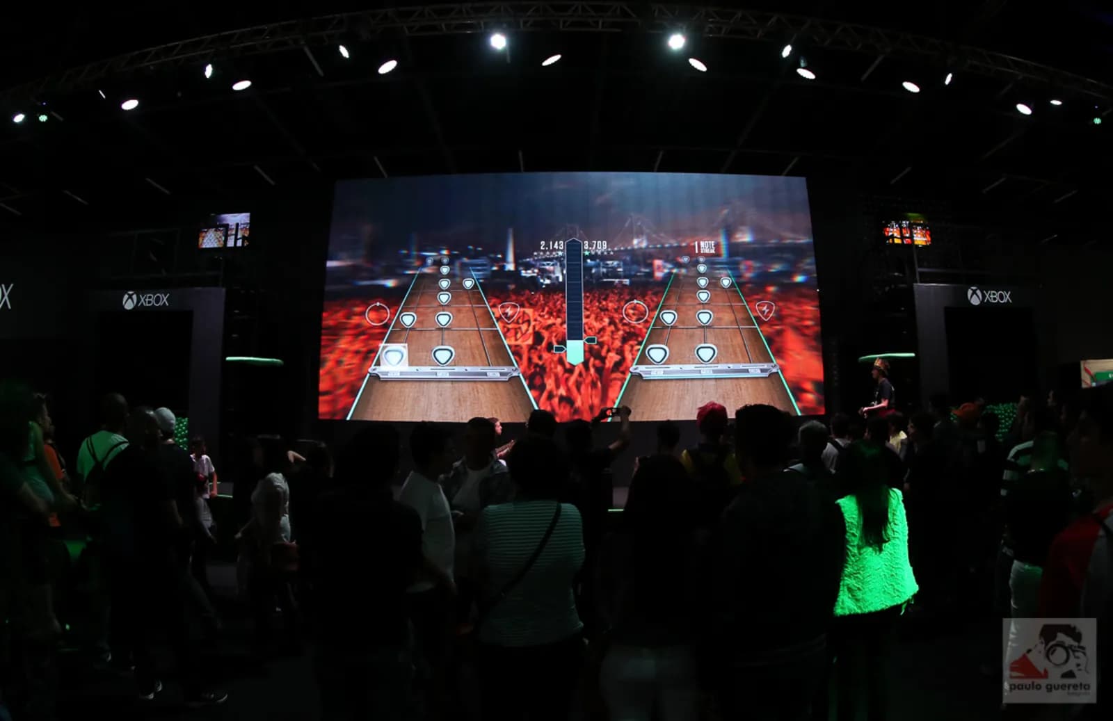Público na Brasil Game Show, feira de games em São Paulo