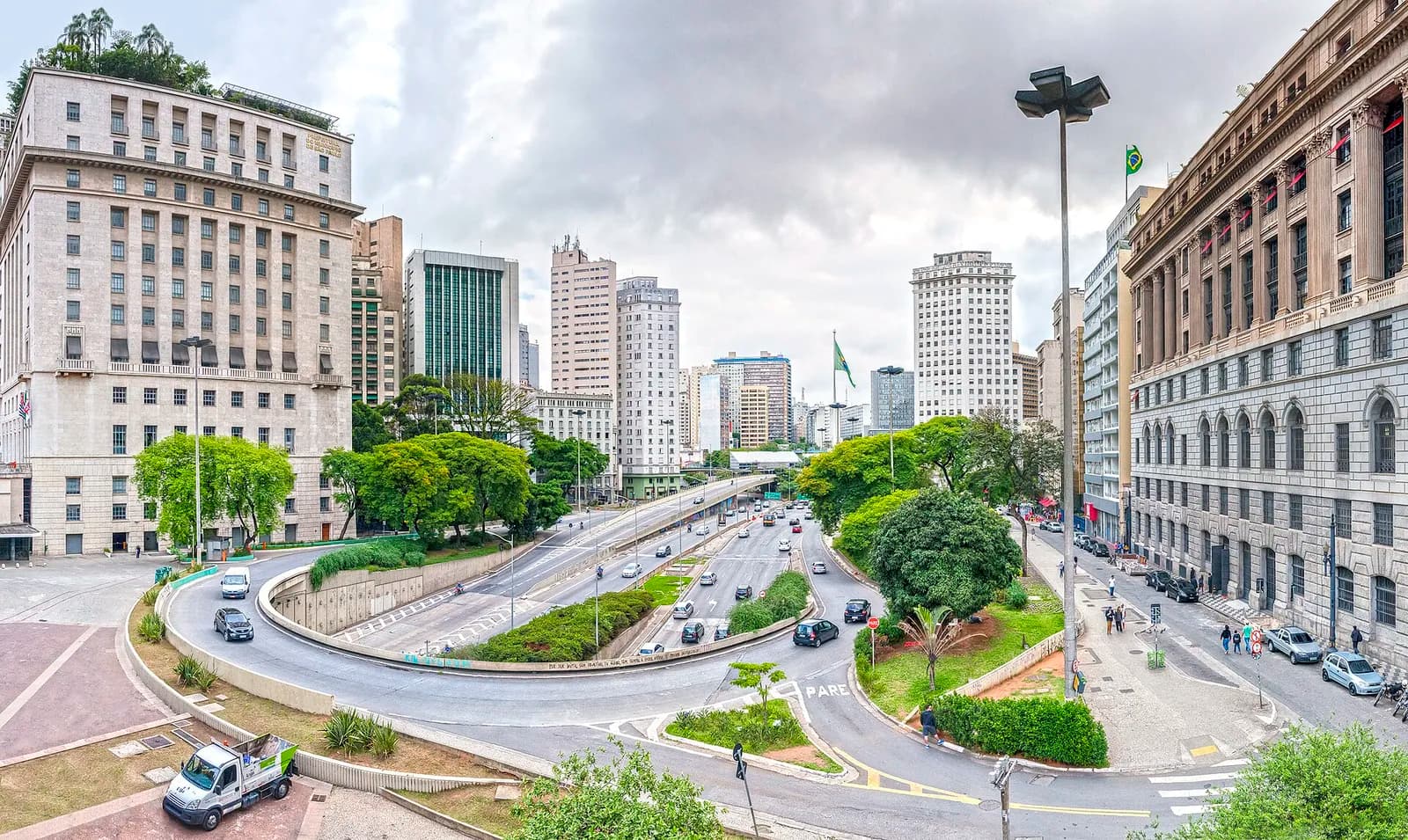 Vista do Vale do Anhangabaú e das avenidas do Centro de São Paulo